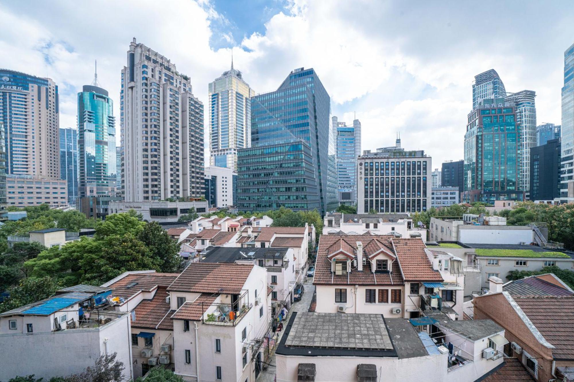 Apartment Nanjing West Road Elevator Two-bedroom, Three-bed Close To The Subway