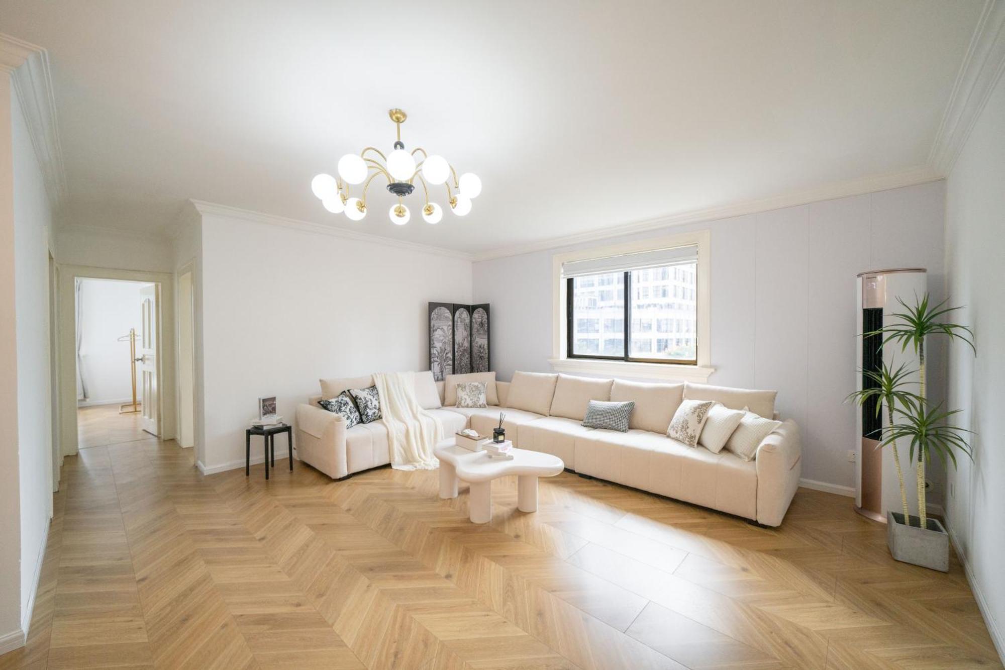 Nanjing West Road Elevator Two-bedroom, Three-bed Close To The Subway * Shanghai