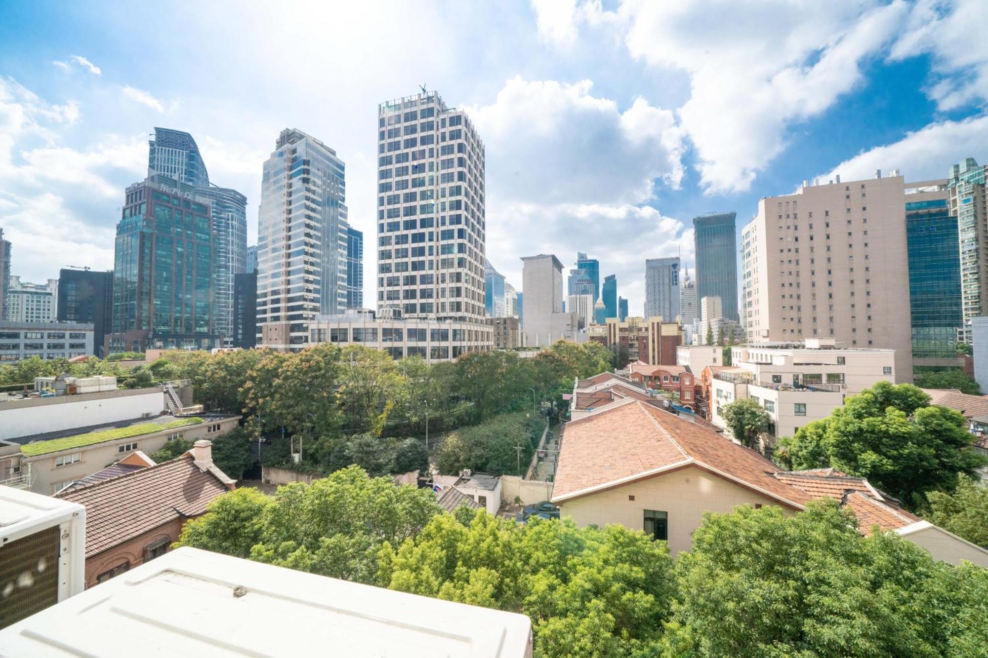 Nanjing West Road Elevator Two-bedroom, Three-bed Close To The Subway Apartment *