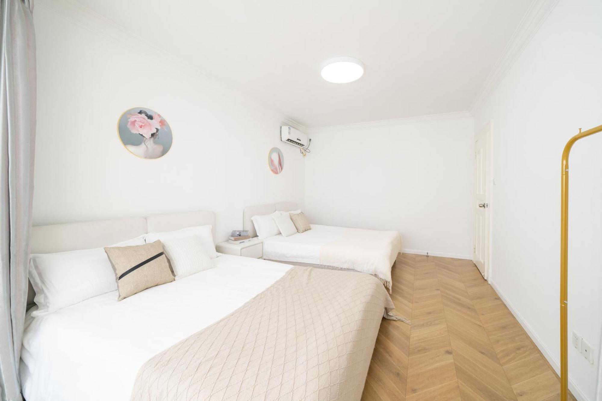 Apartment Nanjing West Road Elevator Two-bedroom, Three-bed Close To The Subway Shanghai