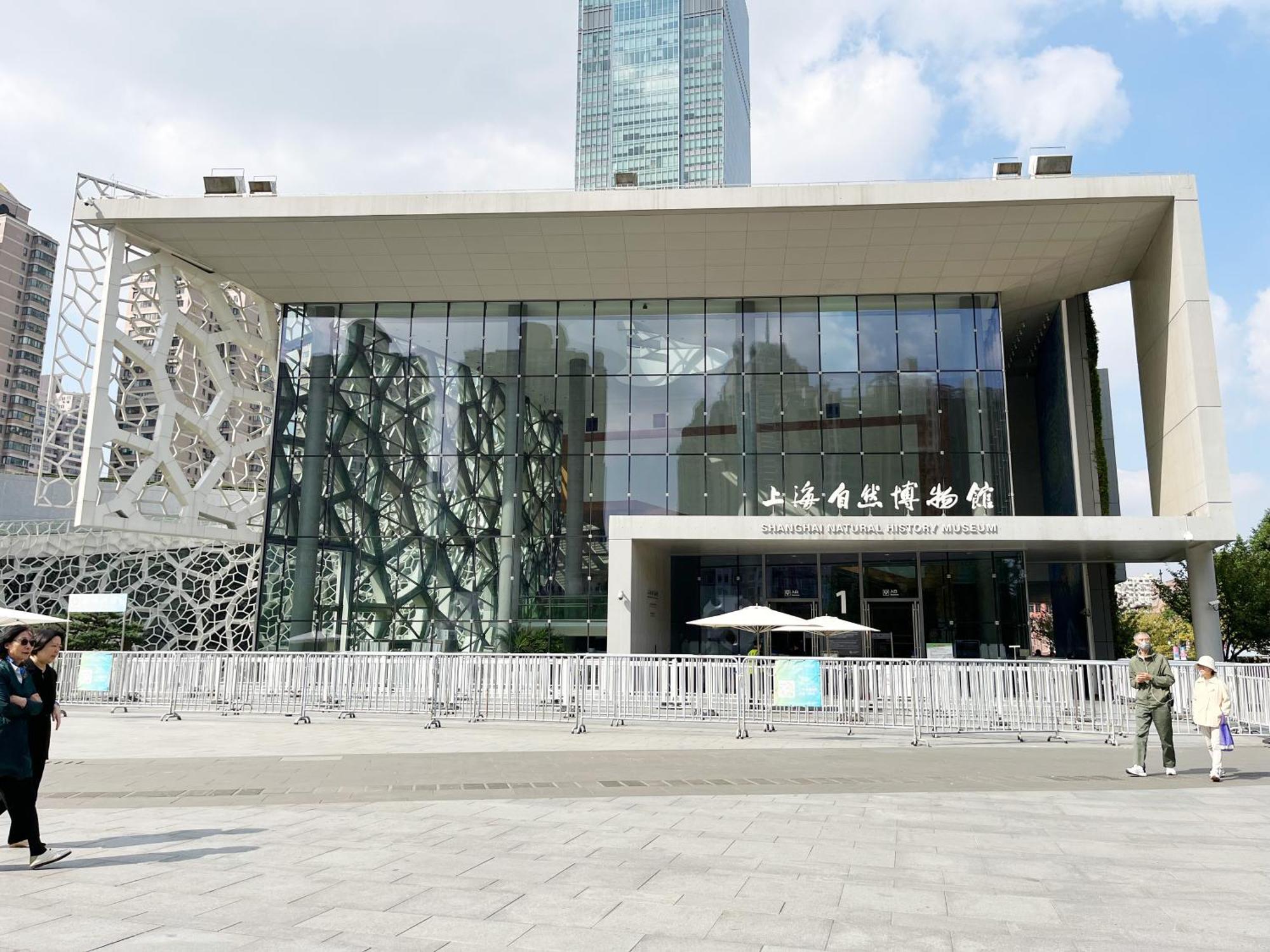 Apartemen Nanjing West Road Elevator Two-bedroom, Three-bed Close To The Subway *